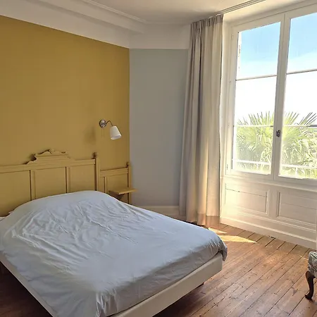 Domaine De Chantageasse Guest house