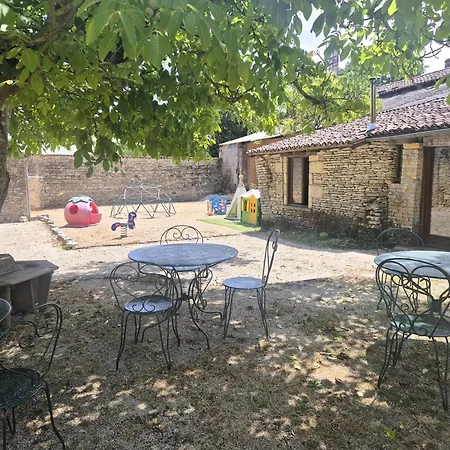 Guest house Domaine De Chantageasse Asnieres-la-Giraud