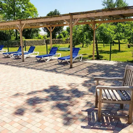 Domaine De Chantageasse Guest house