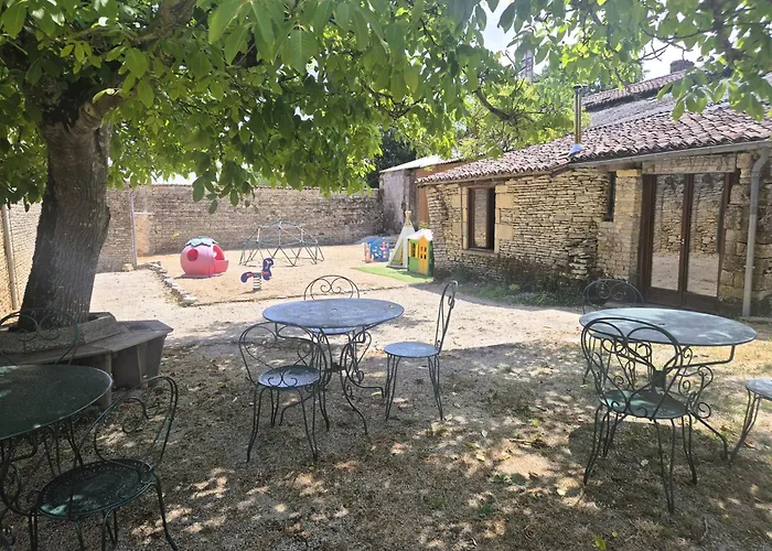 Guest house Domaine De Chantageasse Asnieres-la-Giraud