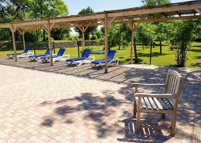 Domaine De Chantageasse Guest house